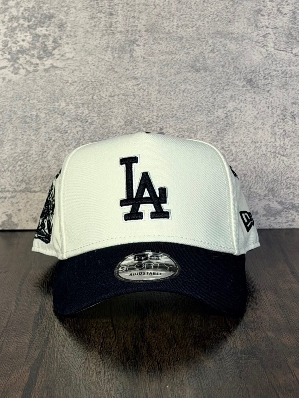 New Era LA Dodgers Black Chapel Art 9FORTY Snapback Hat White Black NWT